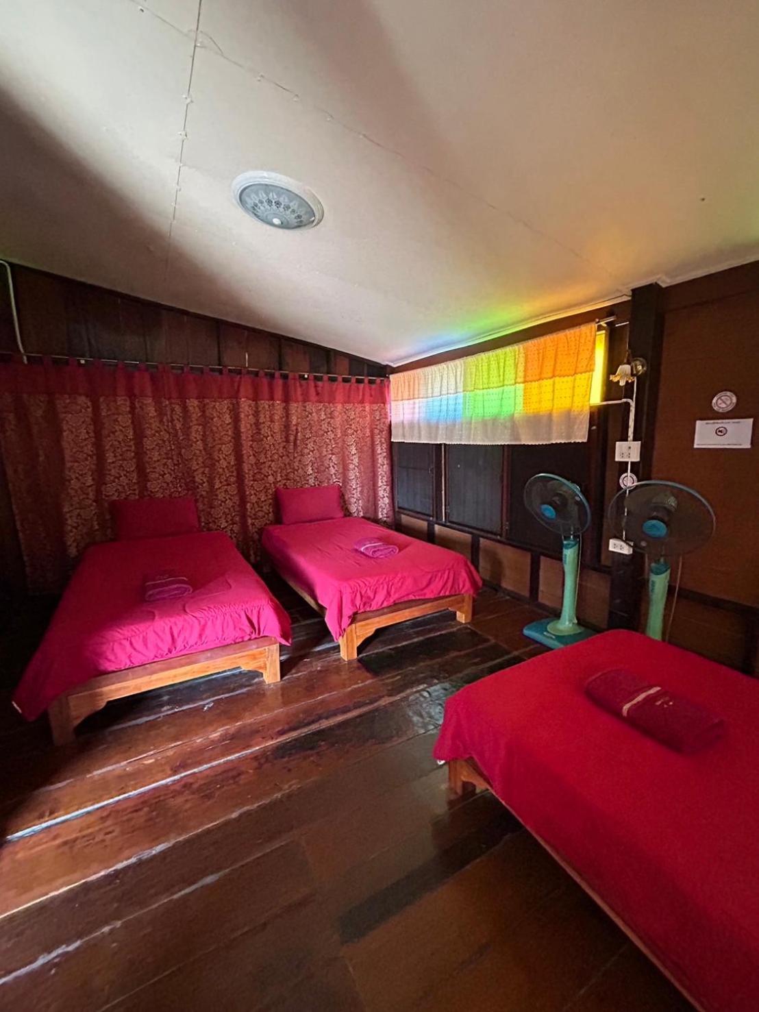 Baan Are Gong Riverside Homestay Ayutthaya Eksteriør billede