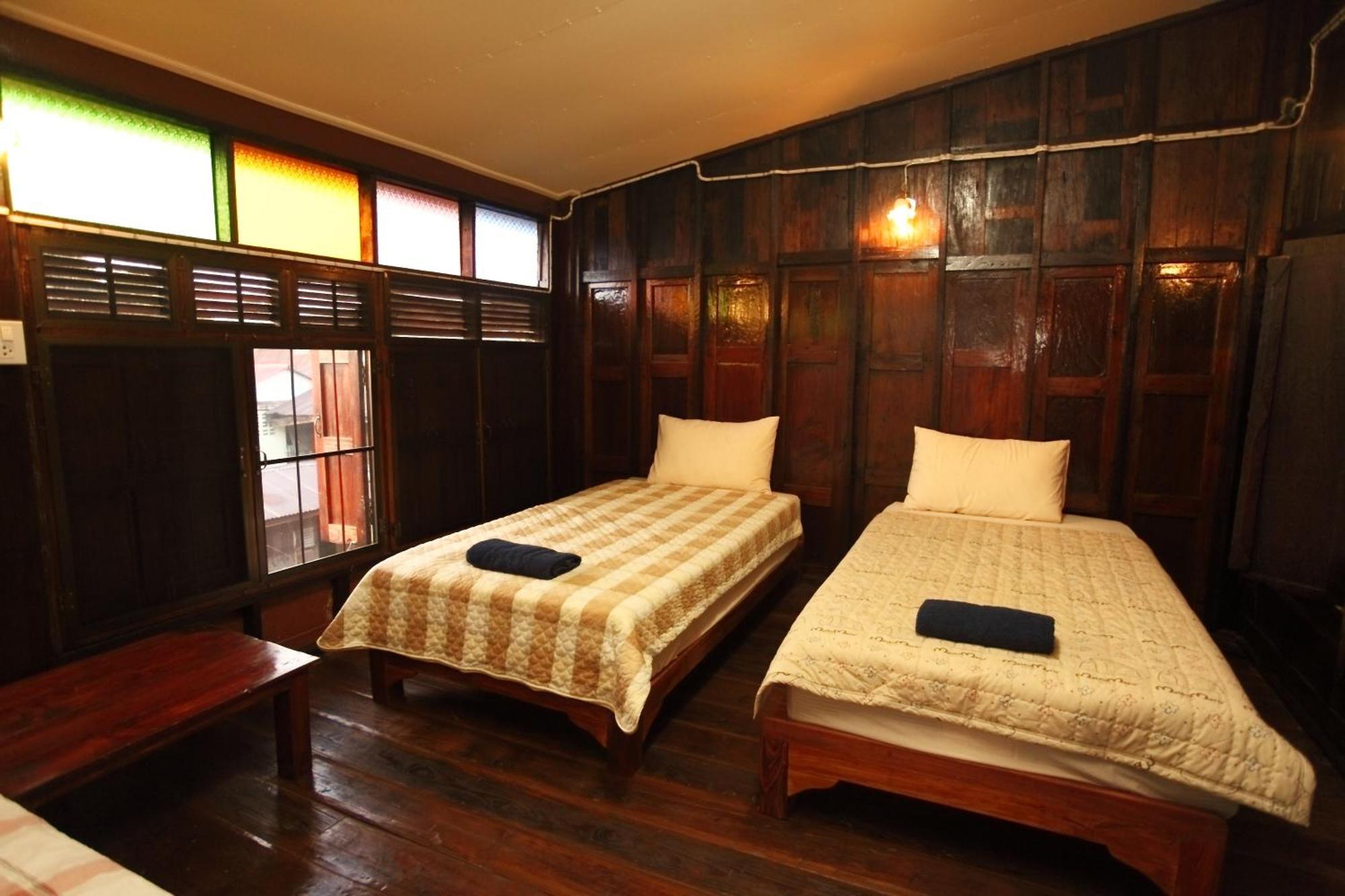 Baan Are Gong Riverside Homestay Ayutthaya Eksteriør billede