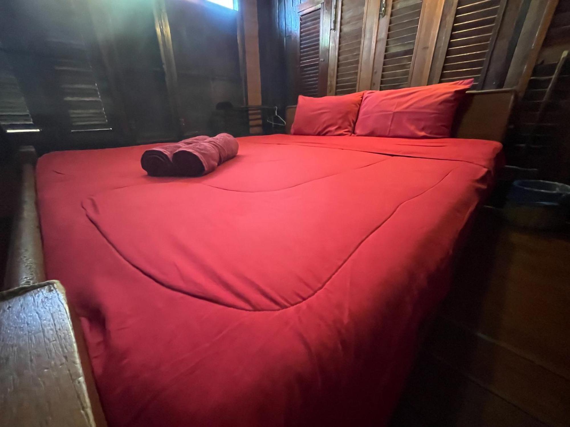 Baan Are Gong Riverside Homestay Ayutthaya Eksteriør billede