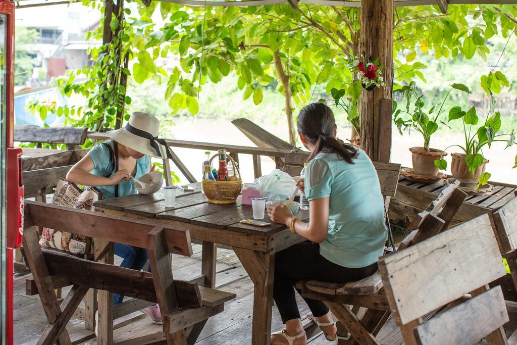 Baan Are Gong Riverside Homestay Ayutthaya Eksteriør billede